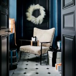 Faux Ivory Pampas Grass Wreath 36" -marin sHOP CB2HOL21 DIG Chair V2 1