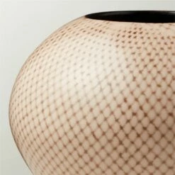 Fatalla White Terracotta Vase -marin sHOP FatallaEcruVaseAVSHF23