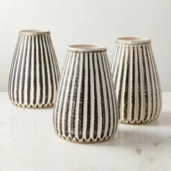 Justina Ribbed White Vase -marin sHOP JustinaVaseAV2SHS23