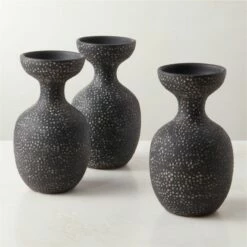 Leroi Black Terracotta Vase -marin sHOP LeroiBlackVaseAV2SHF23