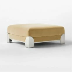 Luis Camel Velvet Ottoman -marin sHOP LuisCamelOttoman3QSSS22