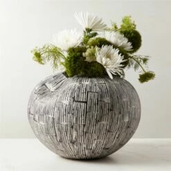 Moe Black And White Ceramic Vase -marin sHOP MoeBlackNWhiteVaseROF23
