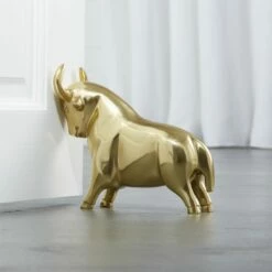 Pascal The Bull Gold Doorstop-Bookend -marin sHOP PascalGoldBullDoorstopAV2SHF18