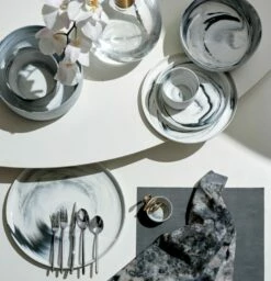 Florence Round Glass Vase -marin sHOP SwirlDinnerwareFB21 1x1