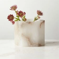 Talia Alabaster Tealight Candle Holder -marin sHOP TaliaAlbstrTealightHldrAVSHS23
