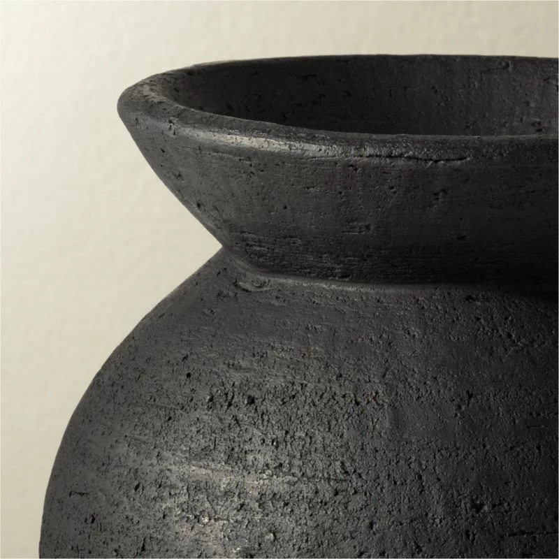 Victoria Black Terracotta Vase 5 Victoria Black Terracotta Vase - Image 3