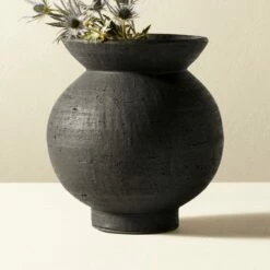 Victoria Black Terracotta Vase 15 Victoria Black Terracotta Vase -marin sHOP VictoriaBlackVaseROS21