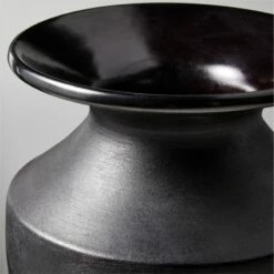Yadira Black Terracotta Vase -marin sHOP YadiraBlackVaseAVSHF21